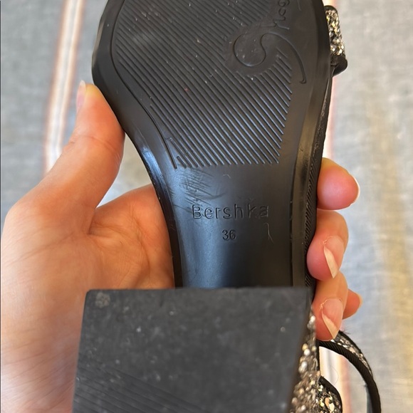 Bershka Black and Silver Heels with Block Heel and Open Toe Design - Picture 3 of 7